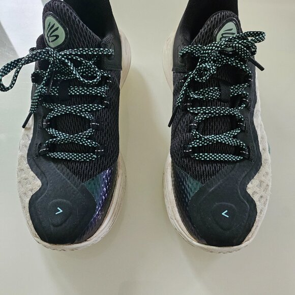 Shoes (Used) Steph Curry & bonus Air Jordan - Picture 3 of 12